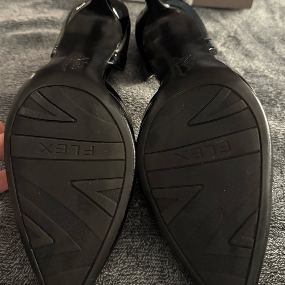 Black Patent Leather Women's Shoes - Picture 5 of 6